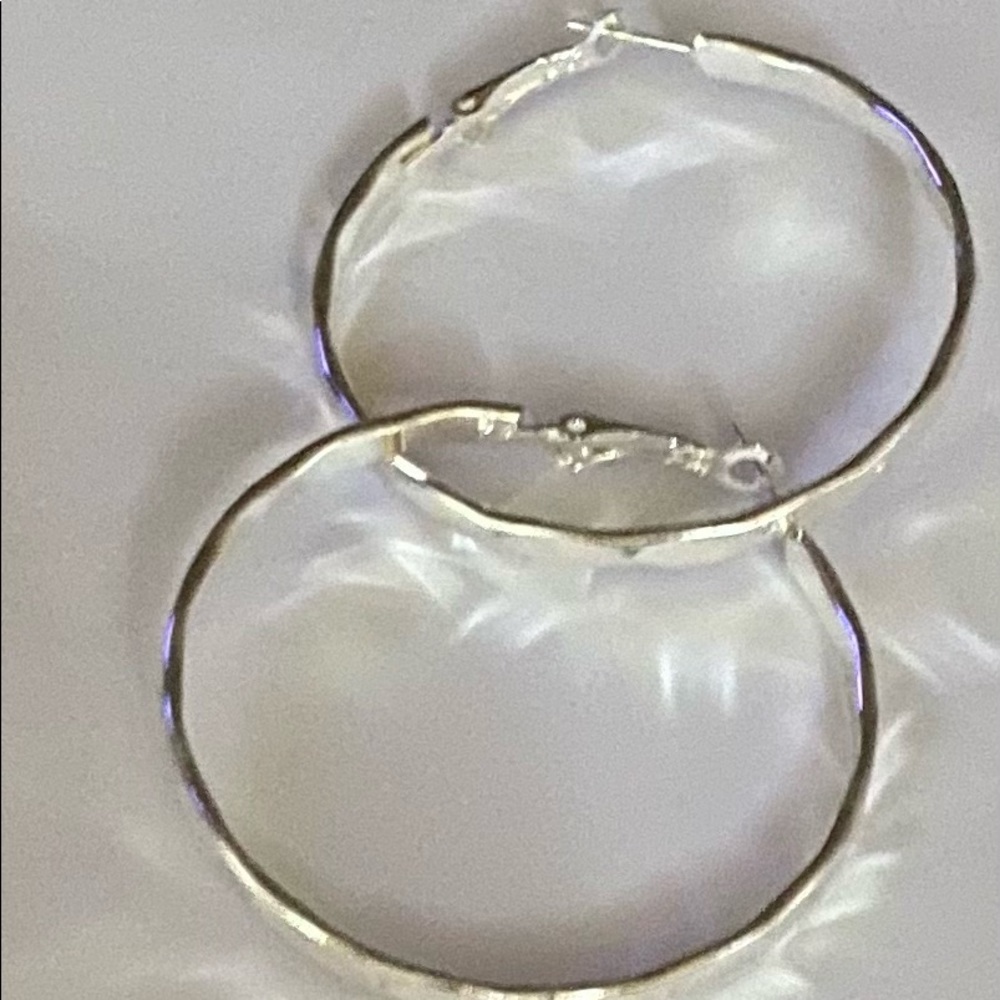 ✨Round Silver Hoop✨ - Picture 5 of 6